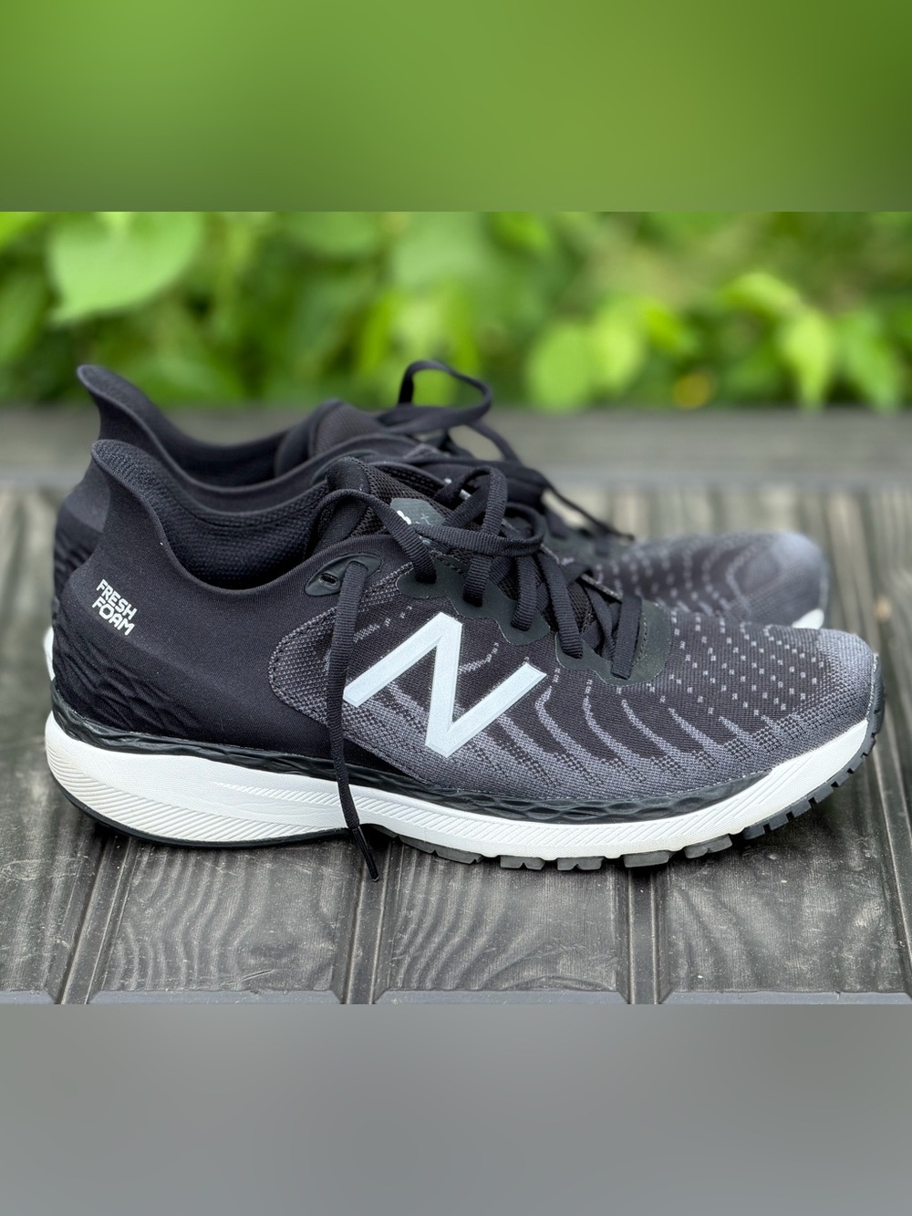 New Balance fresh foam 860v11 Black and Gray Running Sneakers. Womens 11